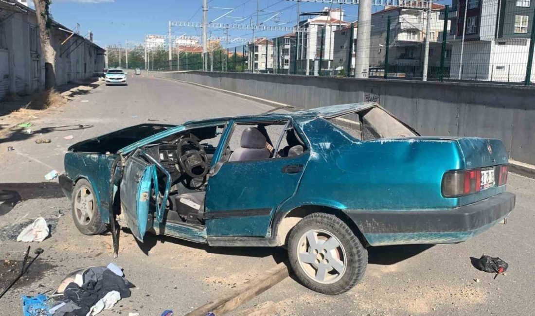 Karaman’da takla atan Tofaş demir yığınına döndü Karaman’da ağaca çarptıktan sonra takla atan Tofaş demir yığınına dönerken,
