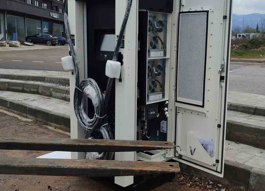 Kartepe’de çevreci ulaşım için şarj istasyonları hizmete açıldı Kartepe’de çevreci ulaşım araçlarının kullanımını teşvik etmek amacıyla elektrikli araç