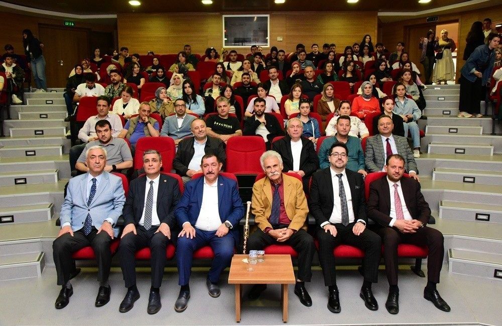 Kastamonu Üniversitesi’nde Müzeler Haftası etkinlikleri çerçevesinde düzenlenen konferansta, Prof. Dr.