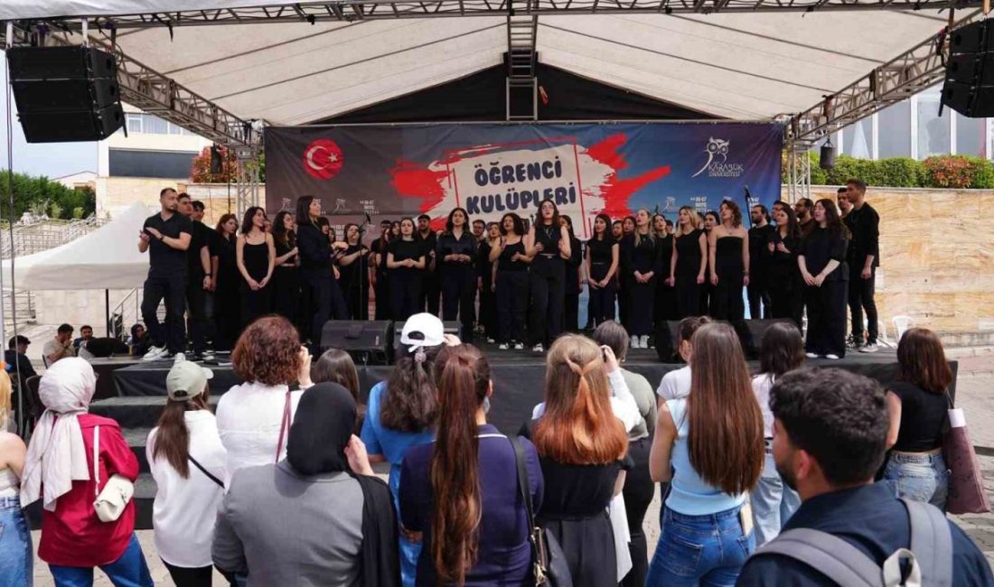 Karabük Üniversitesinde (KBÜ) düzenlenen Öğrenci Kulüpleri Şenliği, iki gün süren
