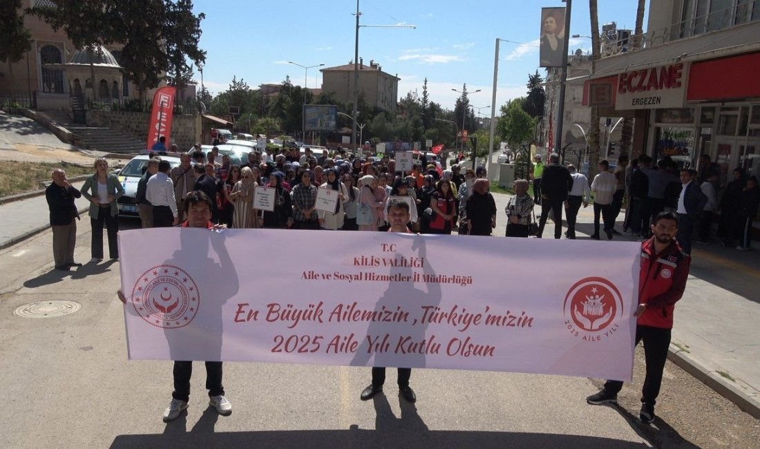 Kilis’te 2025 Aile Yılı kapsamında farkındalık yürüyüşü düzenlendi Kilis’te 2025 Aile Yılı etkinlikleri çerçevesinde farkındalık oluşturmak amacıyla yürüyüş
