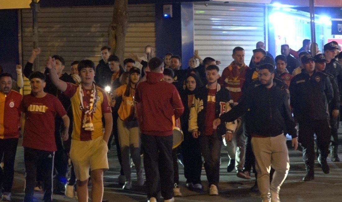 Kırklareli’nde kupa coşkusu Ziraat Türkiye Kupasını kazanan Galatasaraylı taraftarlar Kırklareli’nde sokaklarda coşkuyla kutladı.