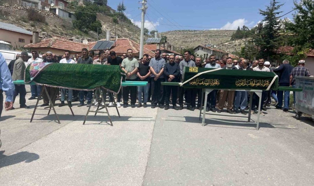 Konya’da ev yangınında hayatını kaybeden yaşlı çifte veda Konya’da tek katlı müstakil bir evde çıkan yangında hayatını kaybeden