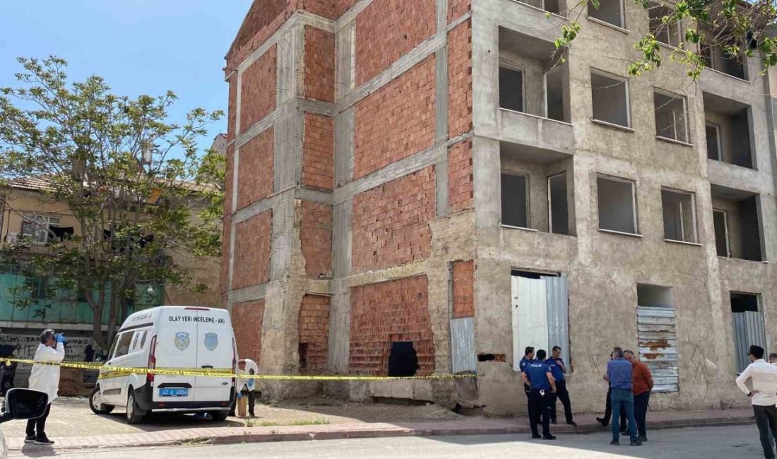 Konya’da inşaat halindeki boş bir binanın içerisinde erkek cesedi bulundu.