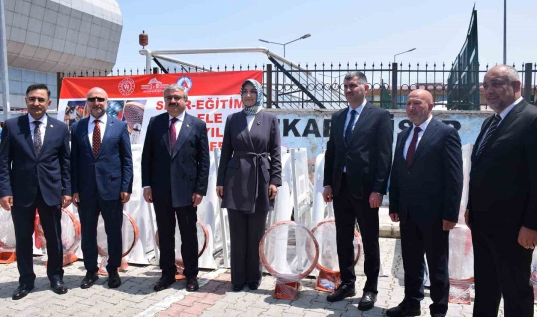 Köy okullarına spor malzemeleri dağıtılmaya başlandı Gençlik ve Spor Bakanlığı, İl Özel İdare ve Gençlik Spor