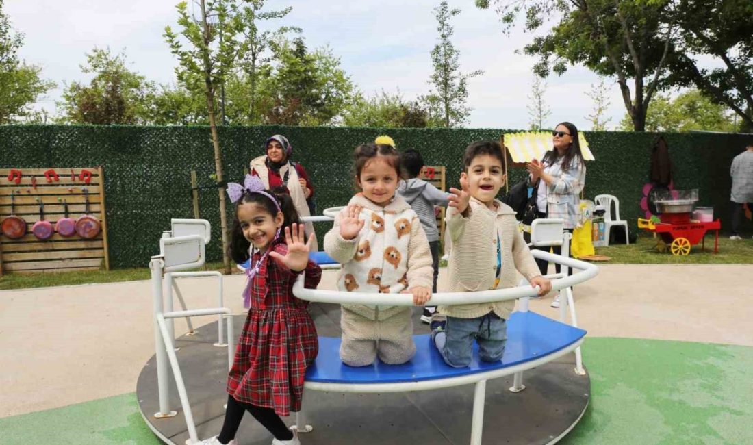 Küçükçekmece Belediyesi Bi’Mola Engelsiz Yaşam Merkezi’nde Bahar Şenliği düzenledi Küçükçekmece Belediyesi bünyesinde hizmet veren ‘Bi’Mola Engelsiz Yaşam Merkezi’nin açılışının