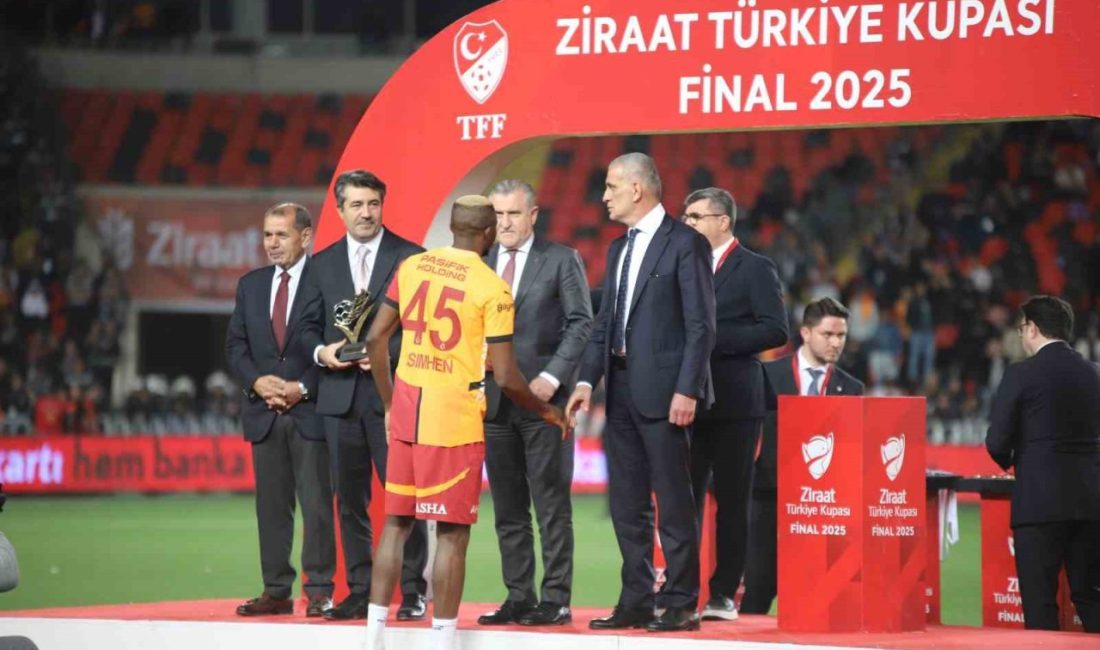 Kupa zaferinin oyuncusu Victor Osimhen Galatasaray’ın Trabzonspor’u 3-0 mağlup ederek Türkiye Kupası’nı kazandığı maçın oyuncusu