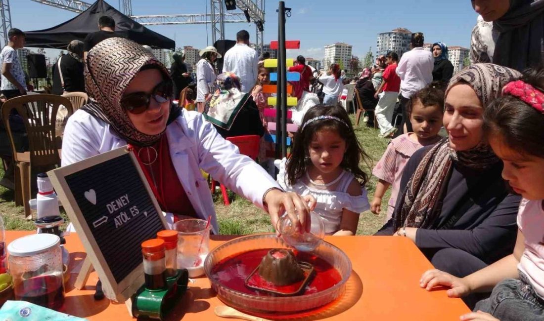 Kur’an Kursları Tanıtım Günleri’ne yoğun ilgi Malatya’da, İl Müftülüğü tarafından 2025 Aile Yılı etkinlikleri kapsamında düzenlenen