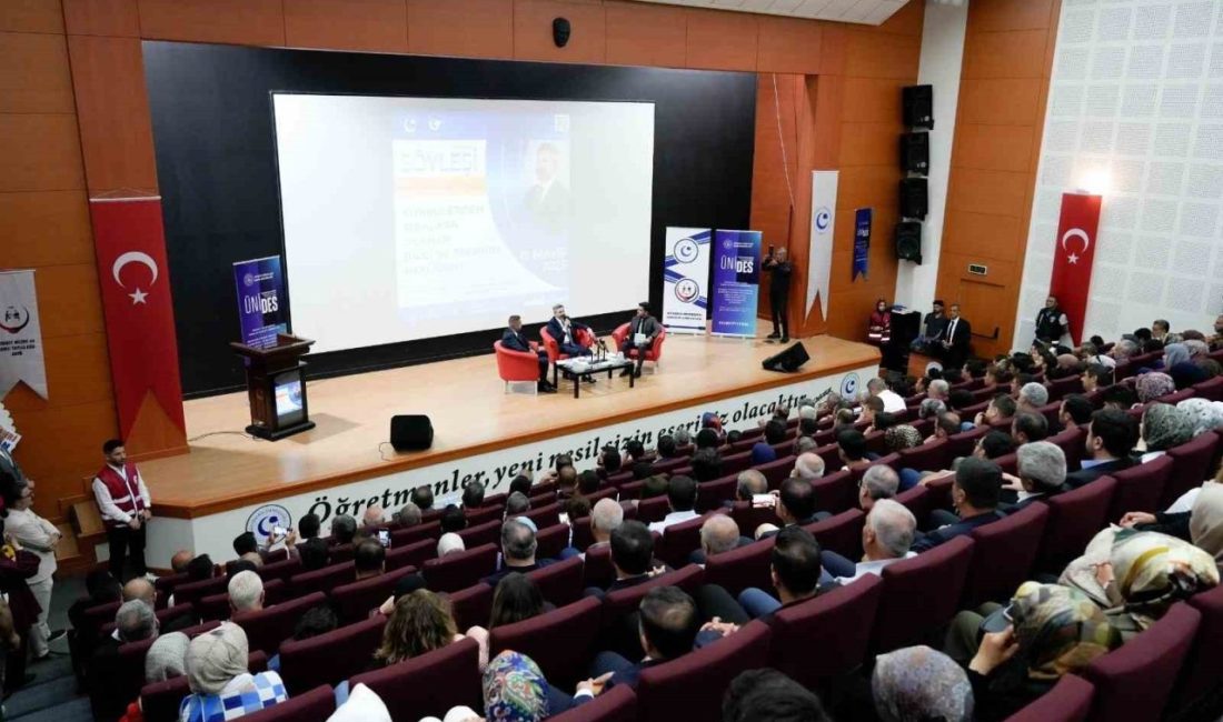 “Kürsülerden sıralara uzanan bilgi ve tecrübe paylaşımı” söyleşisi gerçekleştirildi Adıyaman Üniversitesi Siyaset Bilimi ve Kamu Topluluğu tarafından “Kürsülerden sıralara