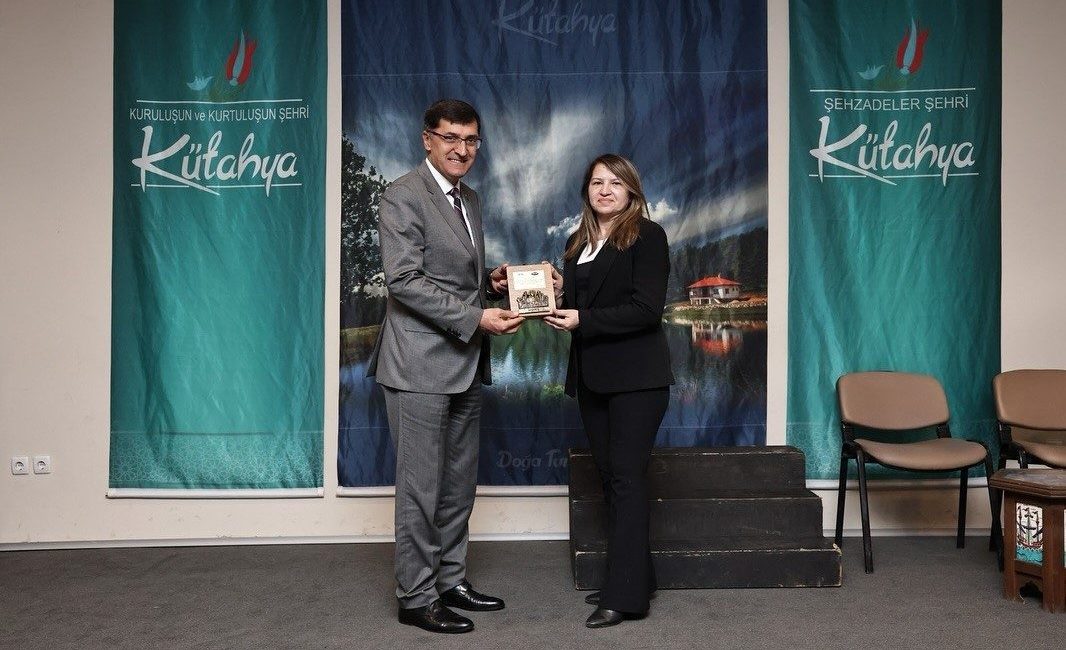 Kütahya’da “Sanatçı Gözüyle Aizonai” temalı resim sergisi Kütahya Belediye Başkanı Eyüp Kahveci, Kütahya Kültür ve Sanat Derneği