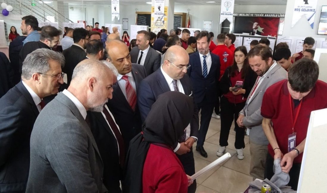 Kütahya’nın Tavşanlı ilçesinde öğrenciler projeleri ile hünerlerini ortaya çıkardılar Kütahya’nın Tavşanlı ilçesinde Tavşanlı Arslanbey Mesleki ve Teknik Anadolu Lisesi