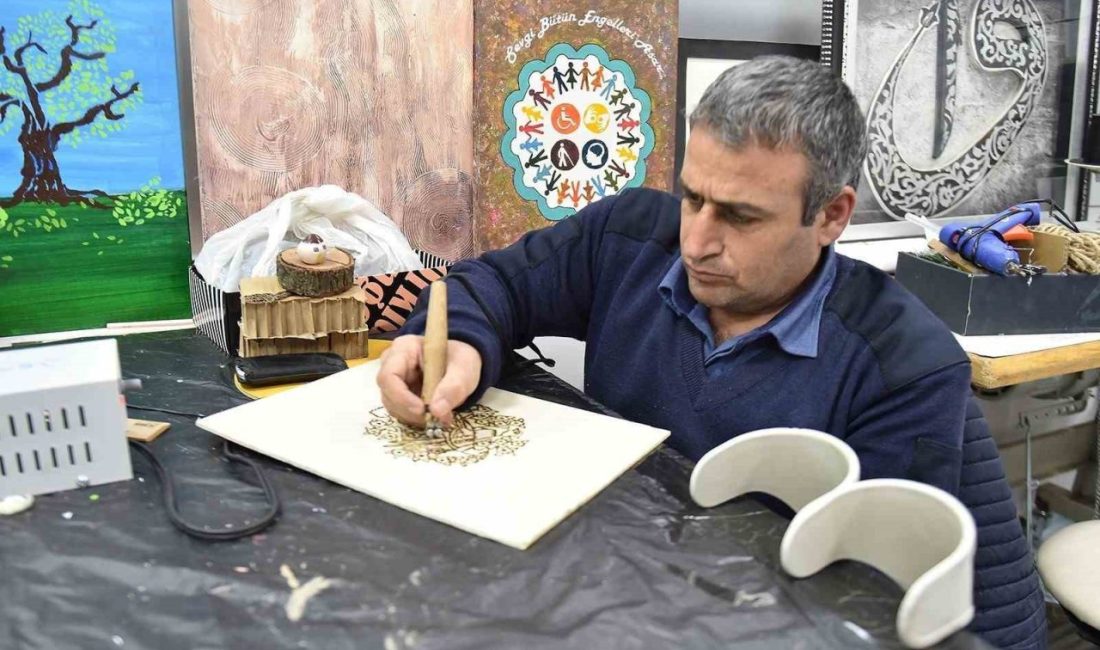 Malatya Büyükşehir Belediyesinden engelli bireylere yönelik resim kursu Malatya Büyükşehir Belediyesi bünyesinde faaliyet gösteren Kernek Vahap Küçük Külliyesi
