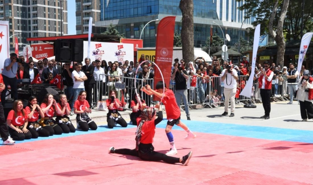 Malatya’da 19 Mayıs coşkusu Malatya’da 19 Mayıs Atatürk’ü Anma Gençlik ve Spor Bayramı’nın 106’ıncı