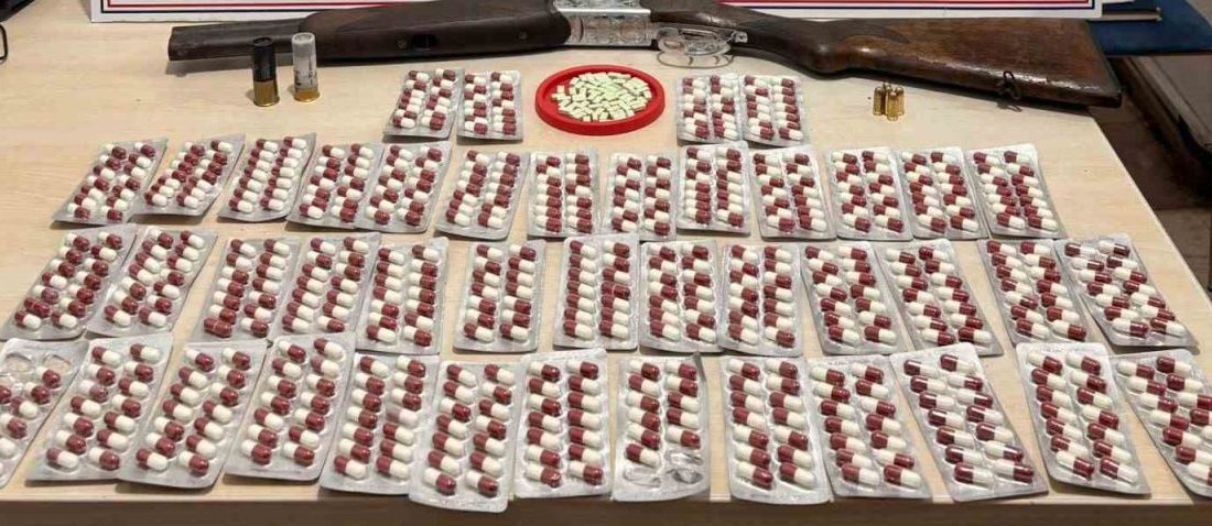 Malkara’da uyuşturucu operasyonu: 2 kişi tutuklandı Tekirdağ’ın Malkara ilçesinde polis ekipleri tarafından gerçekleştirilen uyuşturucu operasyonunda yüklü