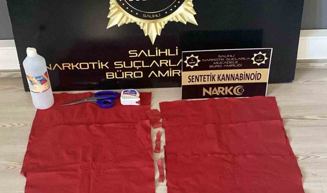 Manisa’da akıl almaz yöntem ifşa oldu: Uyuşturucuyu kâğıda döktüler Manisa’nın Salihli ilçesinde polis ekipleri tarafından A4 kağıdına emdirilmiş, 35