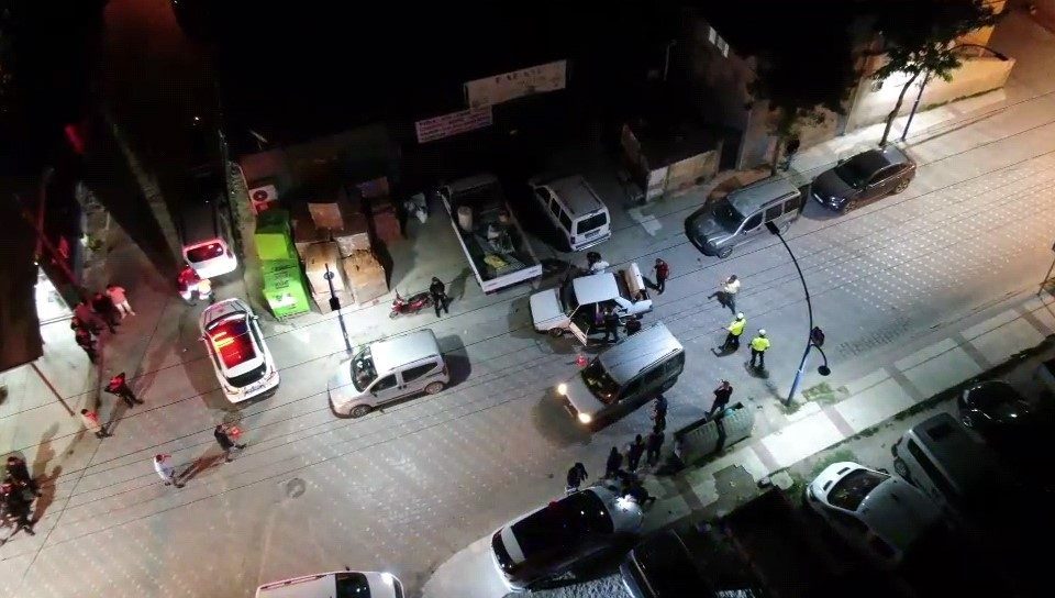 Manisa’da gece uygulaması… Narko Alan Uygulaması’nda aranan 5 şahıs yakalandı Manisa İl Emniyet Müdürlüğü tarafından il genelinde eş zamanlı olarak