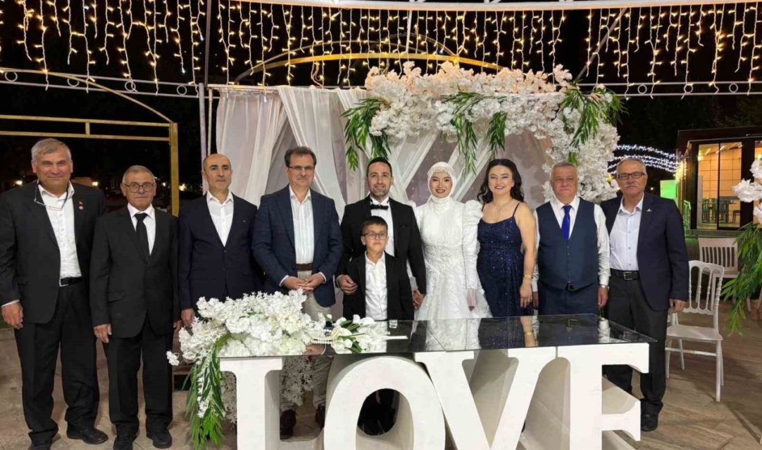 Manisa’da şehit Mehmet Uyar’ın kardeşi evlendi Diyarbakır’ın Çınar ilçesinde 2015 yılında hain terör saldırısı sonucu şehit