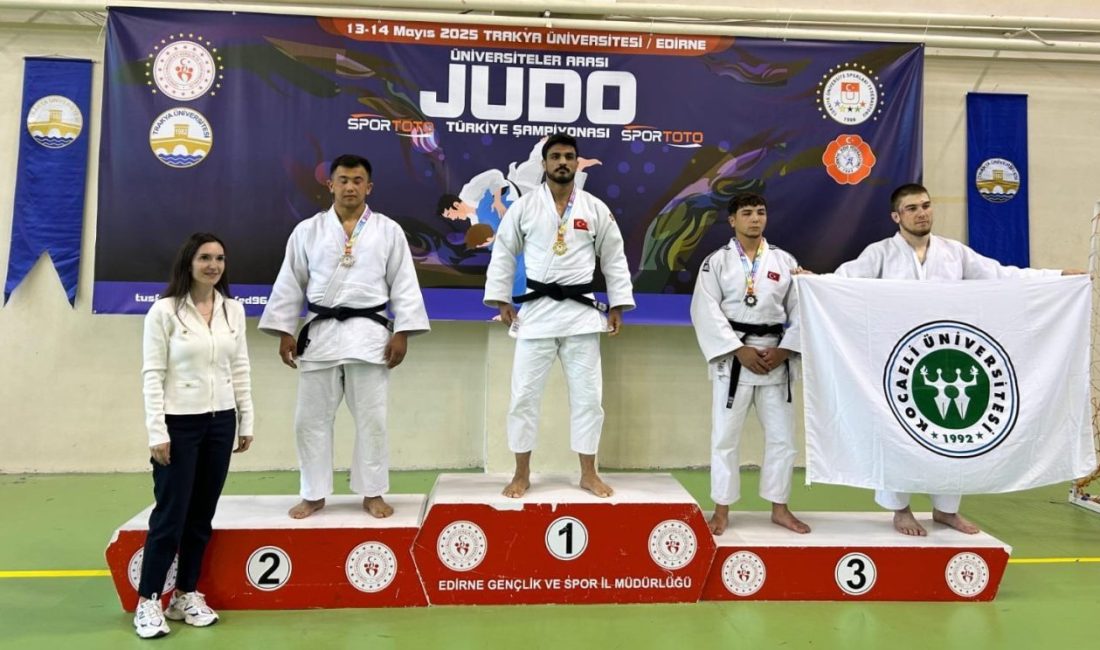 Manisalı judoculardan 2 derece Trakya Üniversitesinin ev sahipliğinde Edirne’de düzenlenen Üniversite Sporları Türkiye Judo