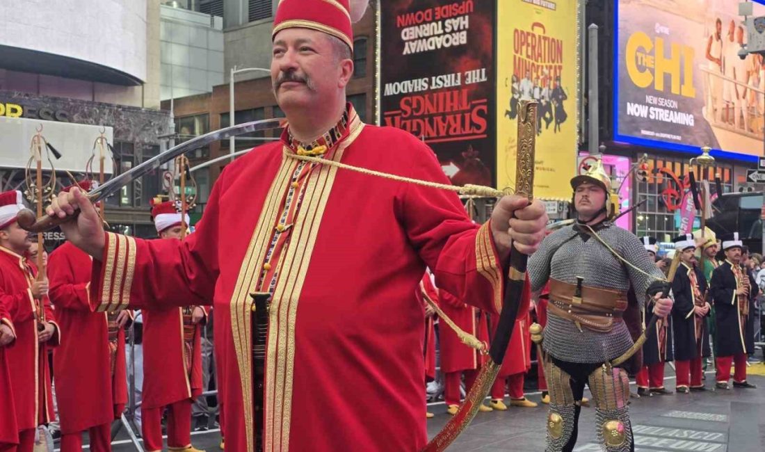 Mehteran Birliği’nden Times Meydanı’nda görkemli konser New York’un ünlü Times Meydanı, Geleneksel Türk Günü Yürüyüşü ve