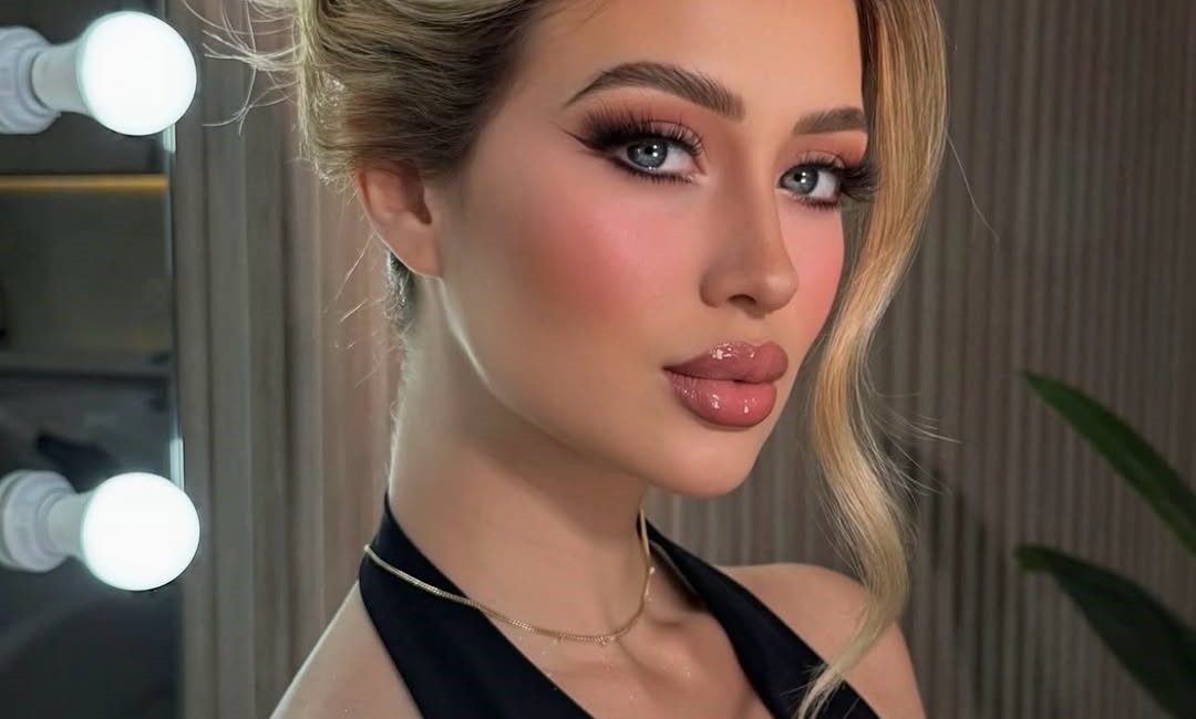 Meksika’da TikTok fenomeni kadın canlı yayın sırasında öldürüldü Meksika’da sosyal medya platformu TikTok’ta çektiği makyaj yapma videoları ile
