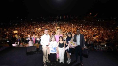 Merkezefendi Belediyesi’nin 19 Mayıs Gençlik Haftası etkinlikleri kapsamında ünlü şarkıcı