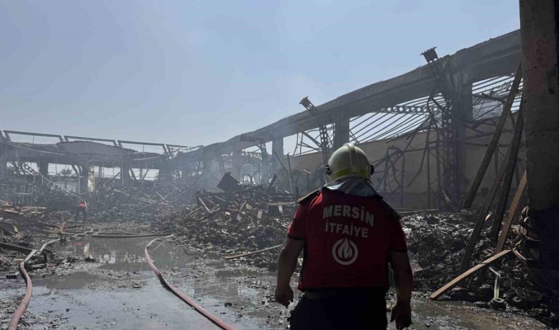 Mersin’deki fabrika yangınında soğutma çalışmaları sürüyor Mersin’de oto ses ve görüntü sistemleri üzerine elektronik ürünler üreten