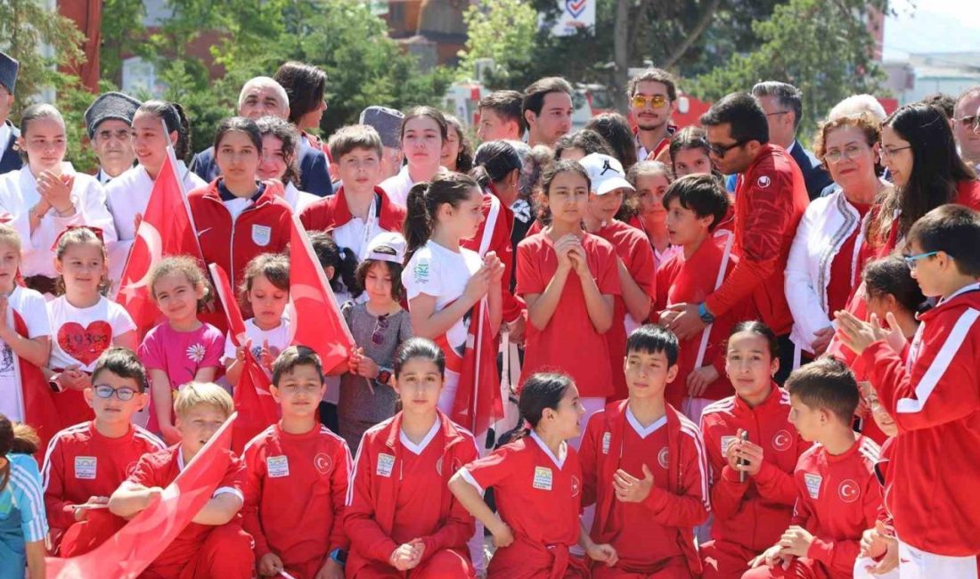 Milli Mücadele’nin ilk adımının 106. yılı Büyükçekmece’de coşkuyla kutlandı Büyükçekmece’de Gazi Mustafa Kemal Atatürk’ün vatan savunmasını başlatmak amacıyla 19