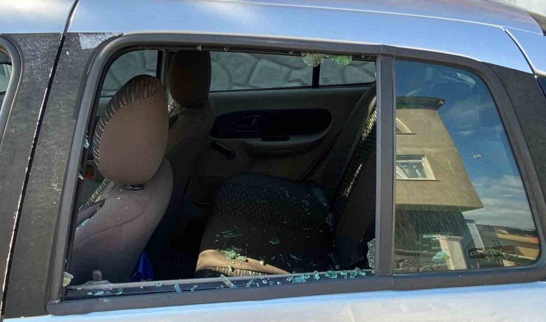 Kocaeli’nin Başiskele ilçesinde Vezirçiftliği Mahalle Muhtarı Bahattin Aktepe’nin otomobili kimliği