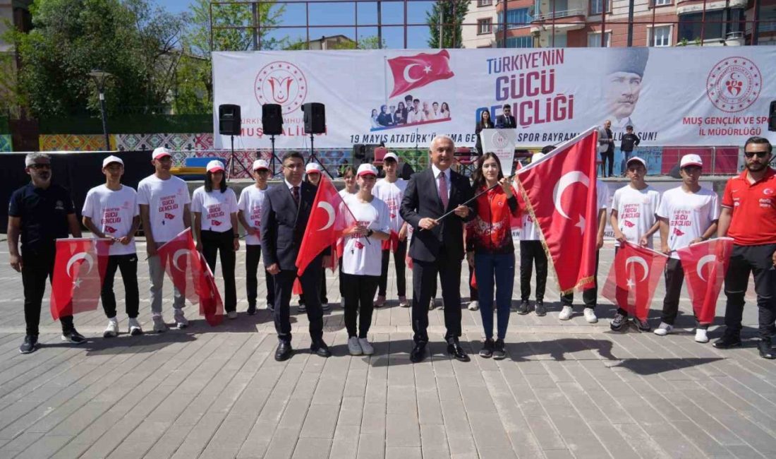 Muş’ta 19 Mayıs coşkusu Muş’ta 19 Mayıs Atatürk’ü Anma, Gençlik ve Spor Bayramı, tören