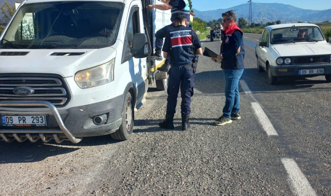 Nazilli’de rutin yol kontrolleri devam ediyor Aydın’ın Nazilli ilçesinde jandarma işbirliği ile rutin yol kontrollerine devam