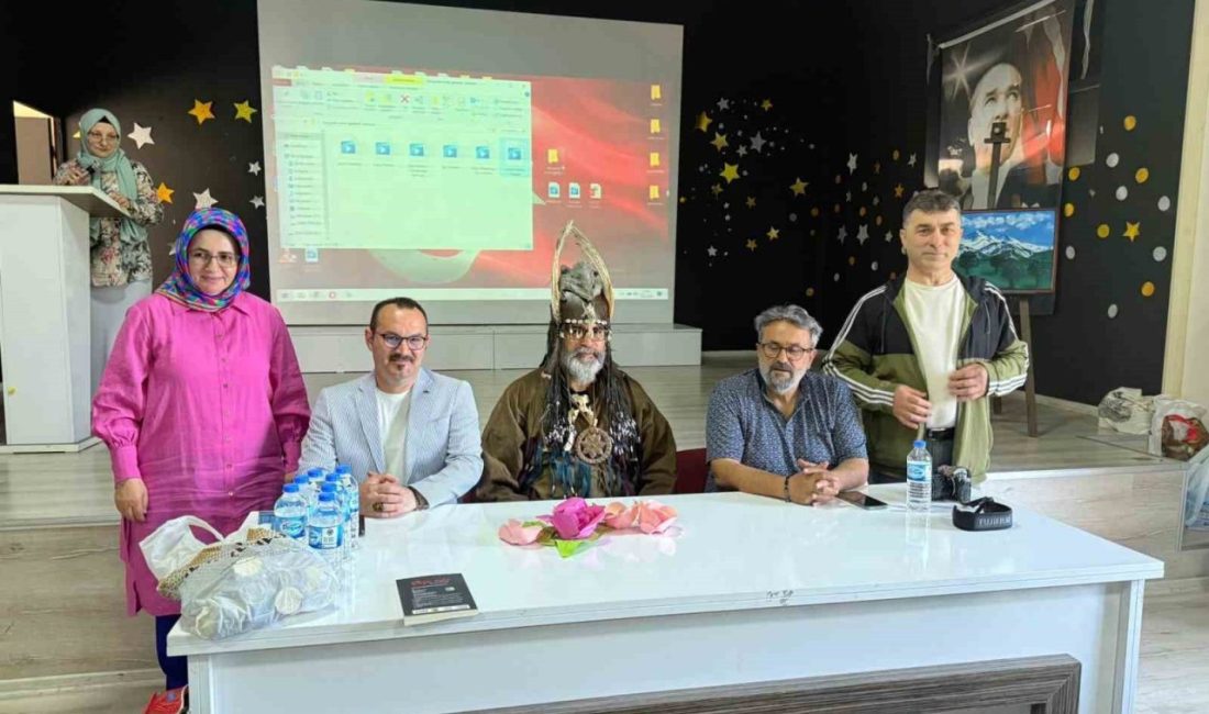 “Okuyarak İnsan, Gezerek Samsun” projesi yazar-okur buluşması Samsun’da “Okuyarak İnsan, Gezerek Samsun” projesi kapsamında İlkadım 30 Ağustos