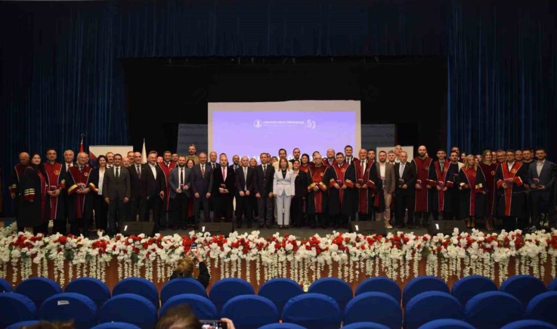 Ondokuz Mayıs Üniversitesi’nin “2024 Akademi Ödül Töreni”nde konuşan Rektör Prof.
