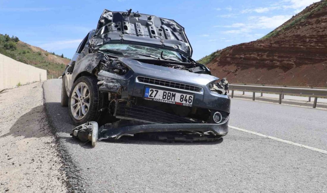 Sivas’ta meydana gelen trafik kazasında 3 kişi yaralandı. Edinilen bilgilere