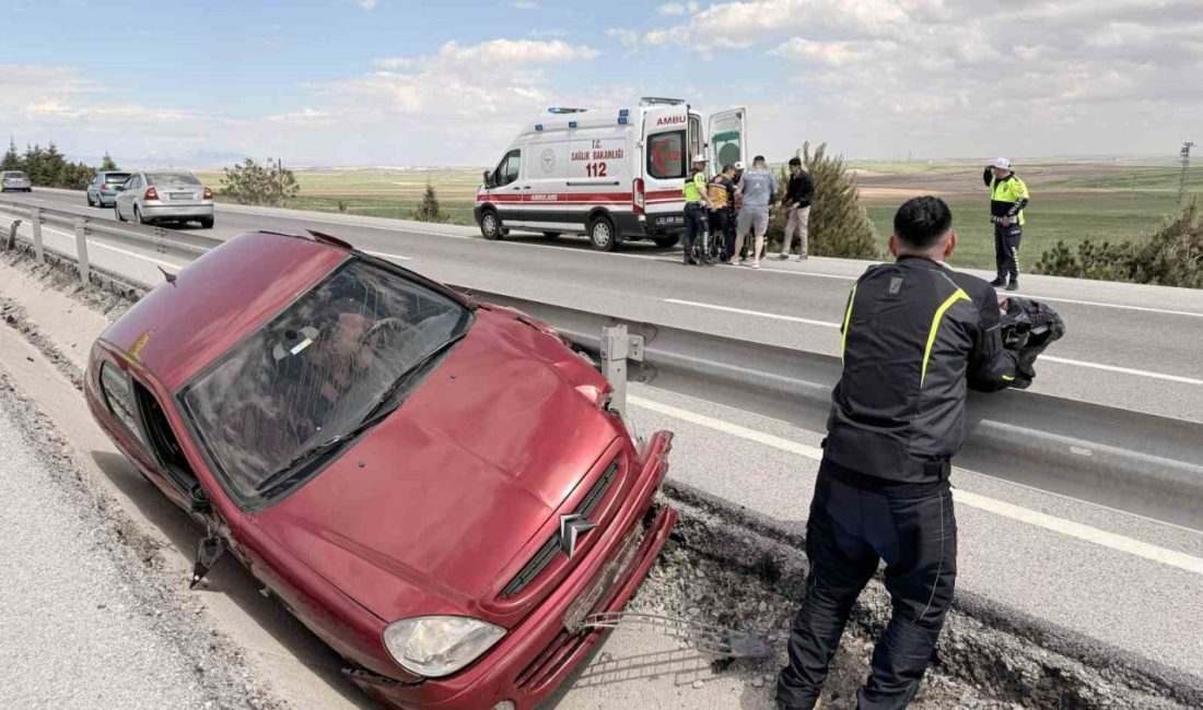 (ÖZEL) Sürücünün öldüğü kazayı arkadan gelen otomobilin kamerası saniye saniye kaydetti Afyonkarahisar’da bir kişinin öldüğü trafik kazası bir otomobilin araç kamerası