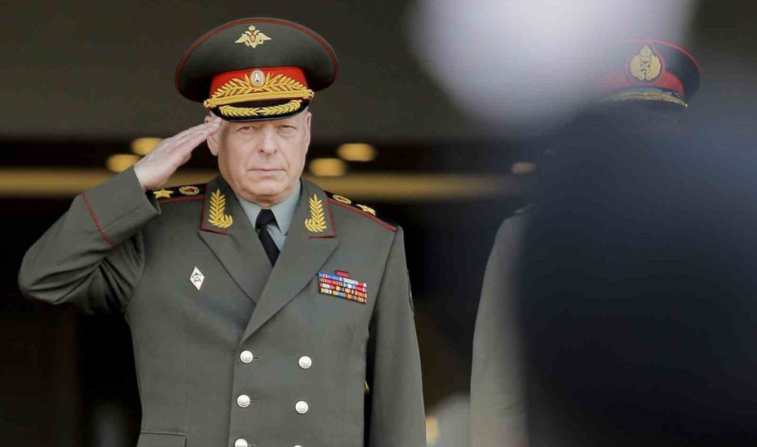 Putin, Kara Kuvvetleri Komutanı Salyukov’u görevden aldı Rusya Devlet Başkanı Vladimir Putin, Kara Kuvvetleri Komutanı General Oleg