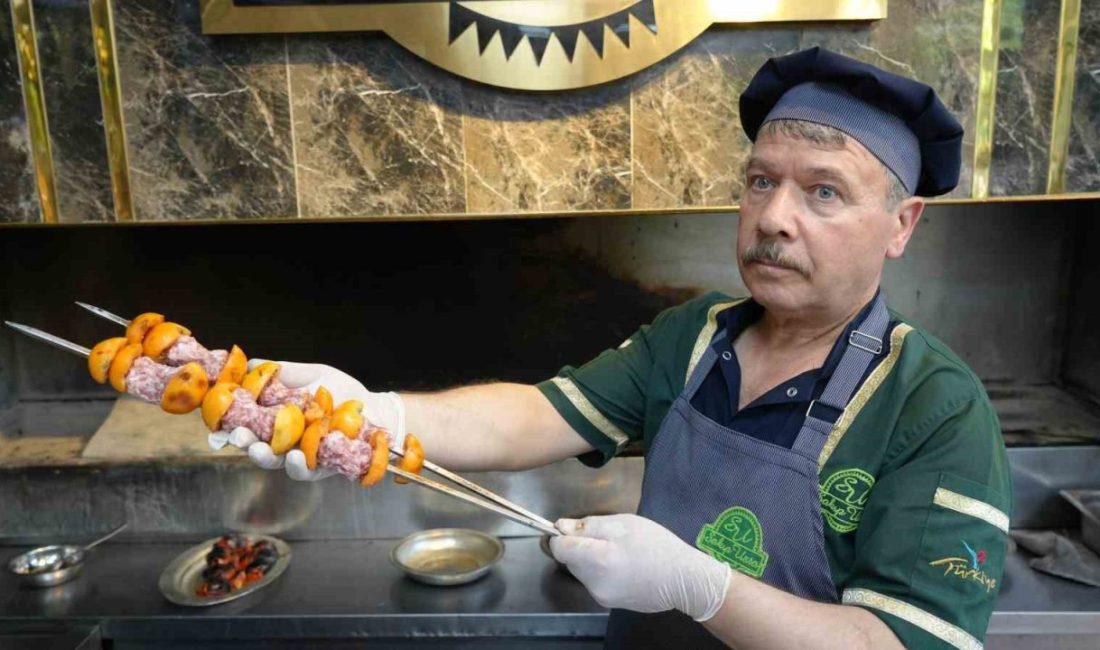 Sadece ilkbaharda bulunan kebap: Yenidünya kebabı Gastronomi şehri Gaziantep’te ilkbaharın gelmesiyle yenidünya kebabı sezonu da başladı.