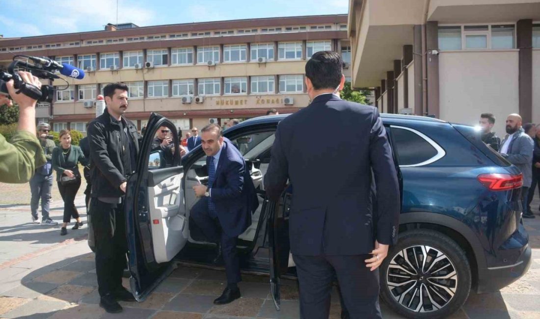 Sanayi ve Teknoloji Bakanı Kacır Sinop’ta Sanayi ve Teknoloji Bakanı Mehmet Fatih Kacır, bir dizi ziyaret