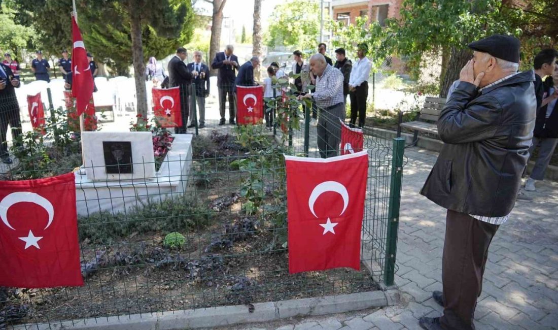 Şehidinin adının verildiği okul öğrencilerinden şehide vefa Şehit Jandarma Er Coşkun Çalı şehadetinin 14. yıl dönümünde isminin
