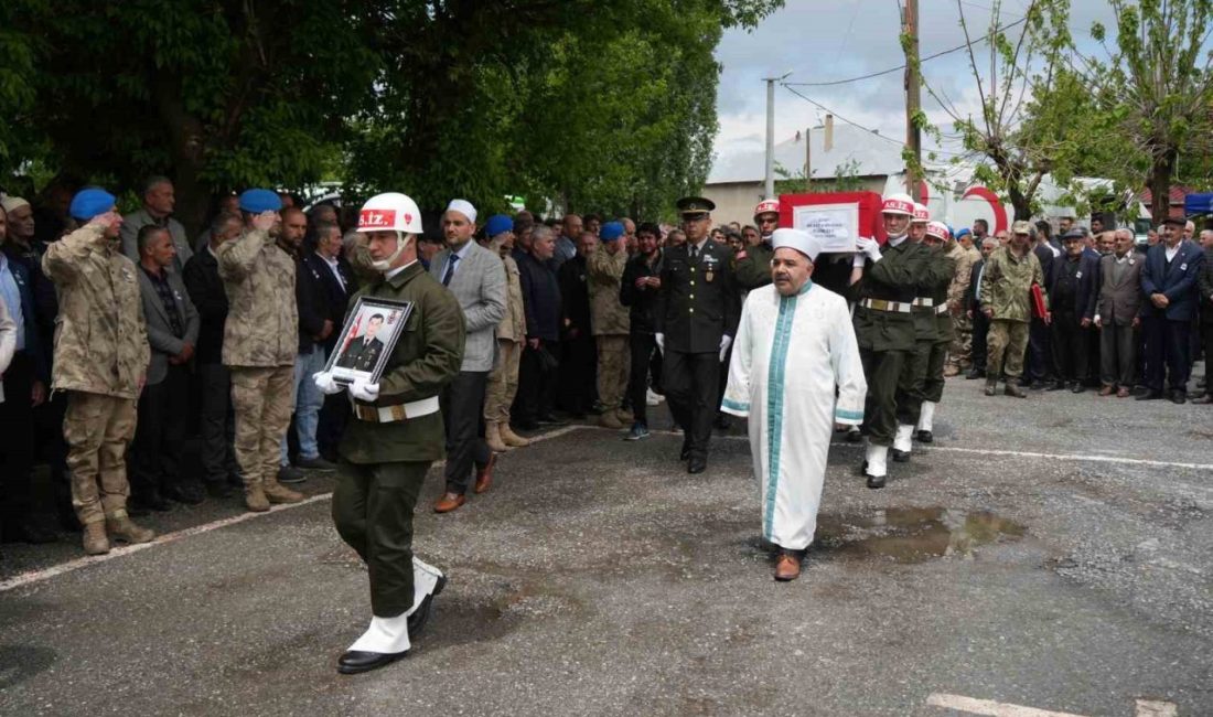 Şehit Karadağ, Muş’ta son yolculuğuna uğurlandı Pençe-Kilit Harekatı bölgesinde yıldırım düşmesi sonucu şehit olan Piyade Uzman