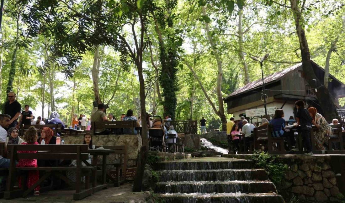 Sıcaktan kaçanlar, tabiat parkında serinledi Adana’da termometreler 30 dereceyi gösterdi, tabiat parkında serinleten yoğunluk oluştu.