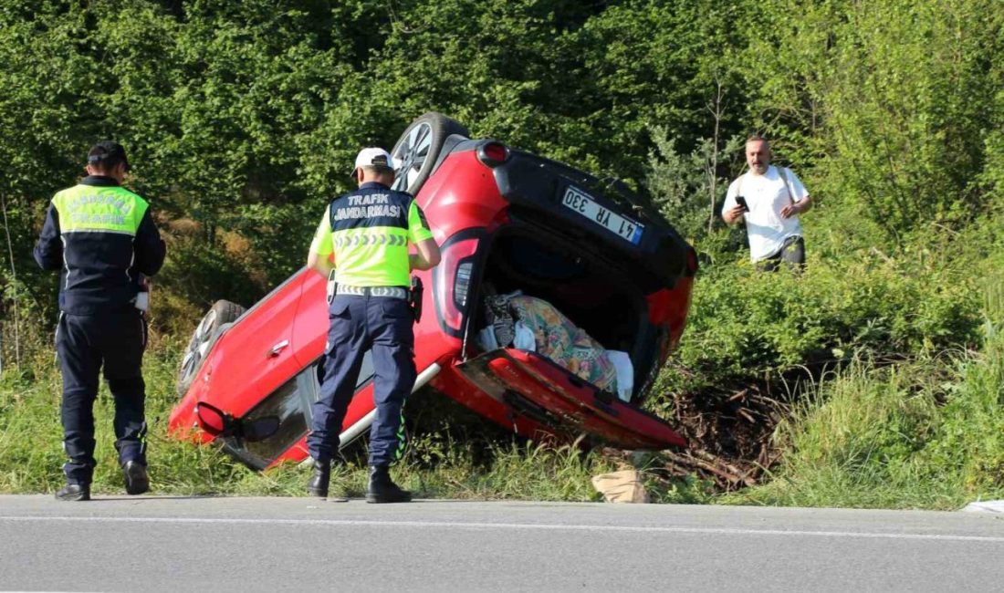 Takla atan otomobildeki aile ölümden döndü: 1’i bebek 4 yaralı Sakarya’nın Akyazı ilçesinde kontrolden çıkan otomobil takla attı. Ailenin ölümden