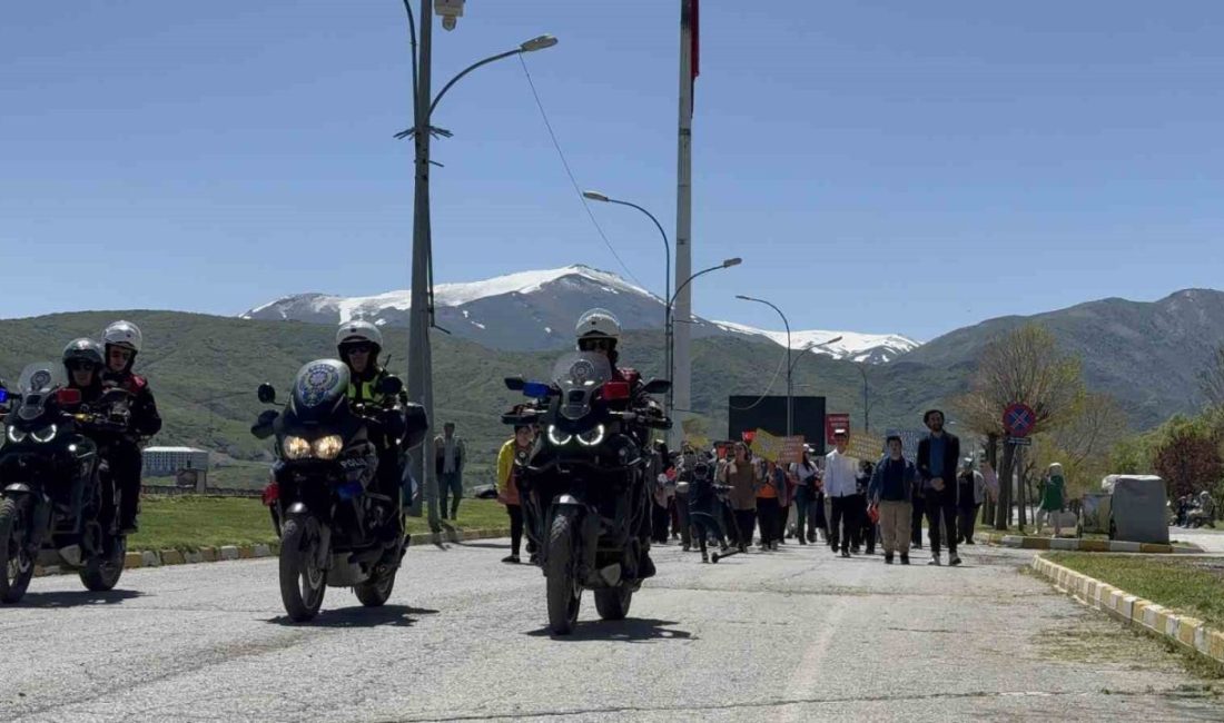 Bitlis’in Tatvan ilçesinde, 10-16 Mayıs Engelliler Haftası kapsamında Tatvan İlçe