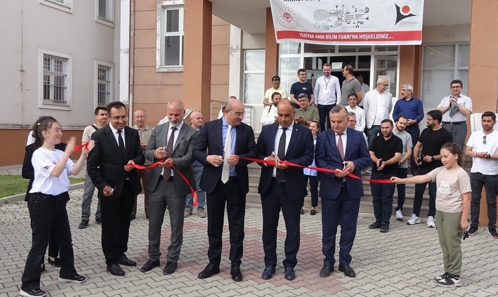 Kütahya’nın Tavşanlı ilçesinde bulunan Ahmet Uluçay Bilim ve Sanat Merkezi