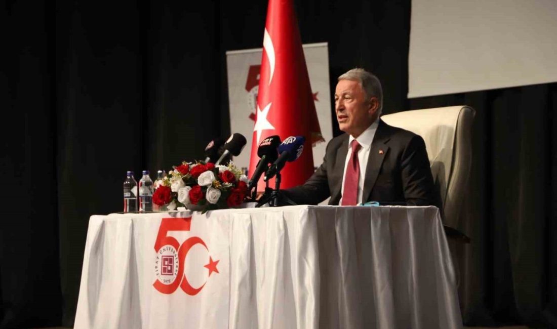 TBMM Milli Savunma Komisyonu Başkanı Akar: “Terörsüz Türkiye konusunda hepimizin hassas olması lazım” Elazığ’da “Türkiye’nin Güvenlik Politikaları” konulu konferansa katılan TBMM Milli Savunma