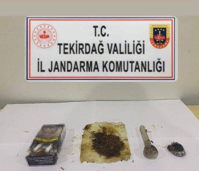 Tekirdağ’da jandarmadan 6 adrese uyuşturucu operasyonu: 11 gözaltı Tekirdağ’da jandarma ekiplerince 4 ilçede düzenlenen eş zamanlı uyuşturucu operasyonlarında