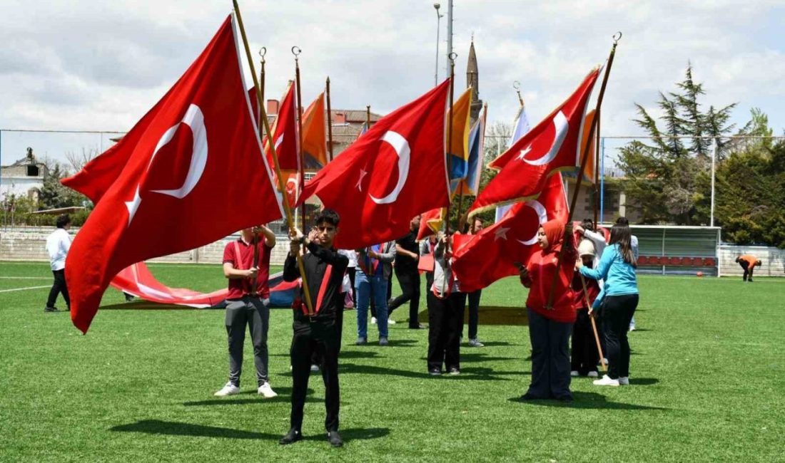 Tomarza’da 19 Mayıs coşkuyla kutlandı Kayseri’nin Tomarza İlçesinde 19 Mayıs Gençlik ve Spor Bayramı coşkuyla