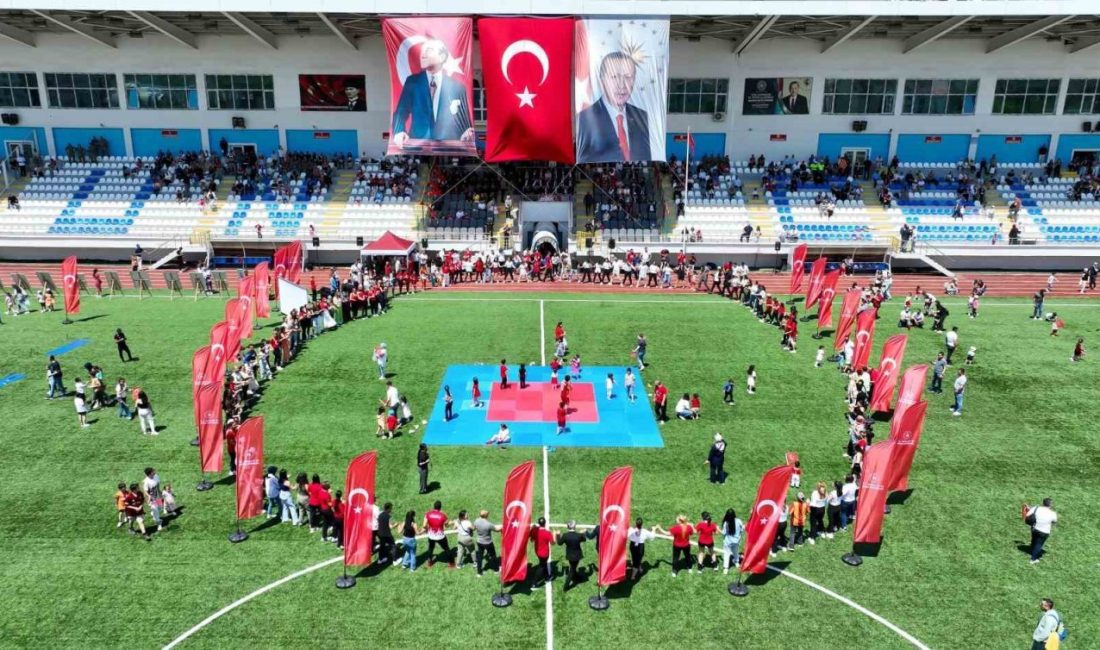 Tunceli’de 19 Mayıs renkli görüntülere sahne oldu Tunceli 19 Mayıs Atatürk’ü Anma, Gençlik ve Spor Bayramı’nın 106’ncı