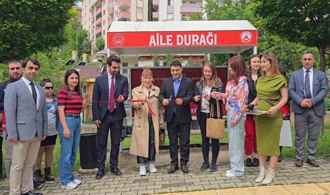 Tunceli’de Aile Günü yürüyüşü Tunceli’de Aile ve Sosyal Hizmetler İl Müdürlüğü’nün “Aile Haftası” etkinlikleri