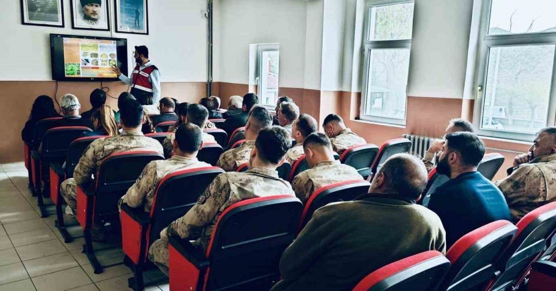 Tunceli’de biokaçakçılıkla mücadele farkındalık eğitimi Tunceli’de biyokaçakçılıkla mücadele farkındalık eğitimi düzenlendi. Tunceli’de doğa koruma bilincini