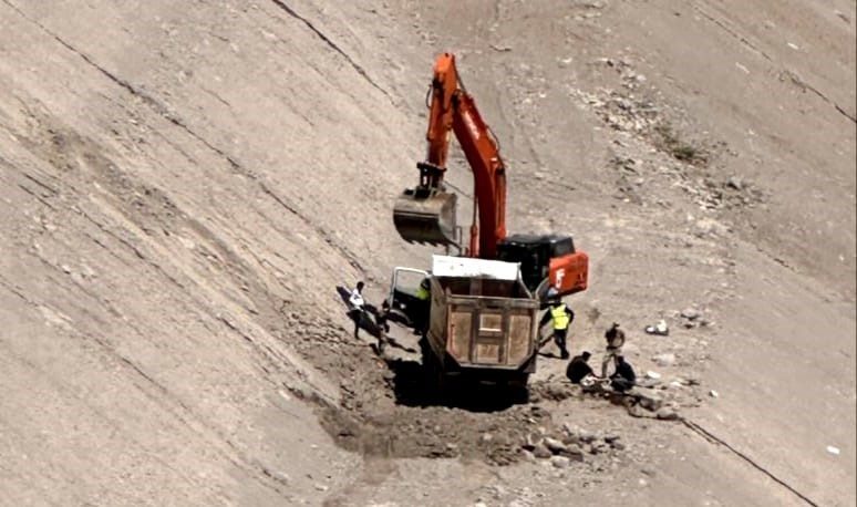 Tunceli’de kamyon şarampole yuvarlandı: 1 yaralı Tunceli’nin Çemişgezek ilçesinde kamyonunun şarampole yuvarlanması sonucu meydana gelene kazada,